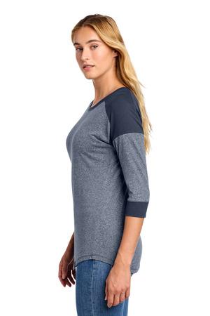 New Era  Women's Heritage Blend 3/4-Sleeve Baseball Raglan Tee. LNEA104