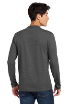 New Era  Heritage Blend Long Sleeve Crew Tee. NEA102